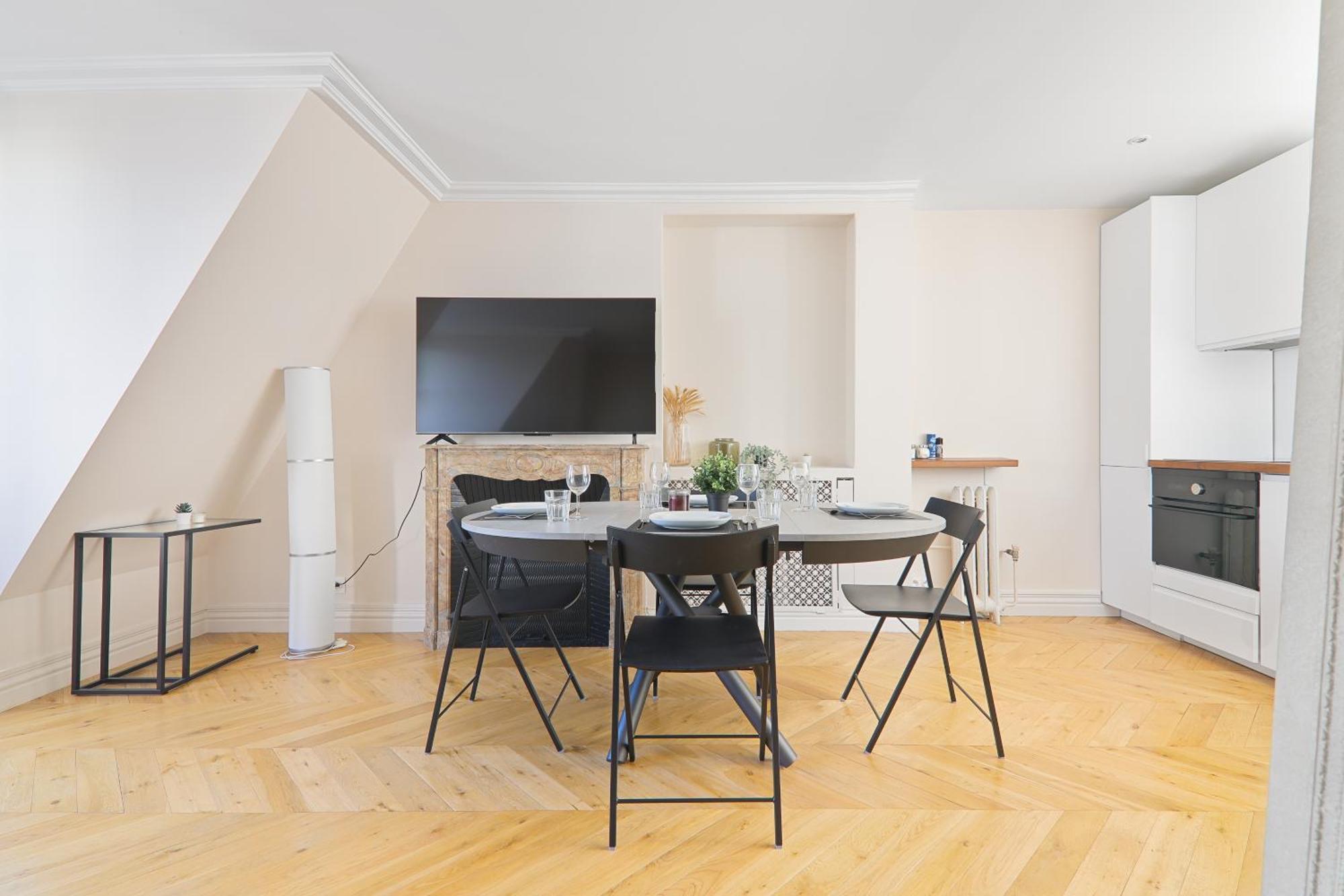 Quartier Rue De La Paix Free Netflix Apartment Paris